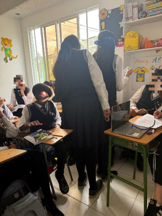 Participación de los estudiantes en actividad sobre términos semejantes